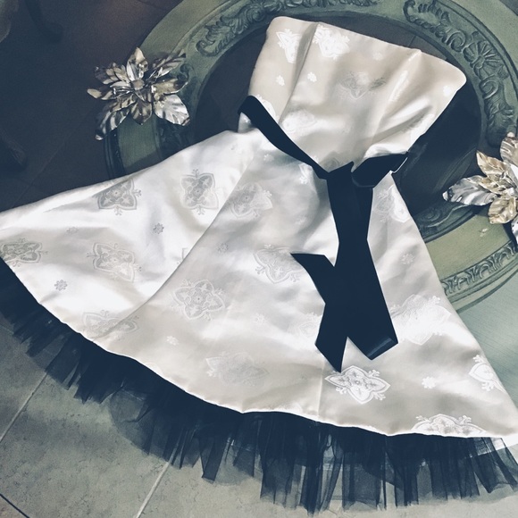 Cache Dresses & Skirts - Dreamy Cache Dress💝